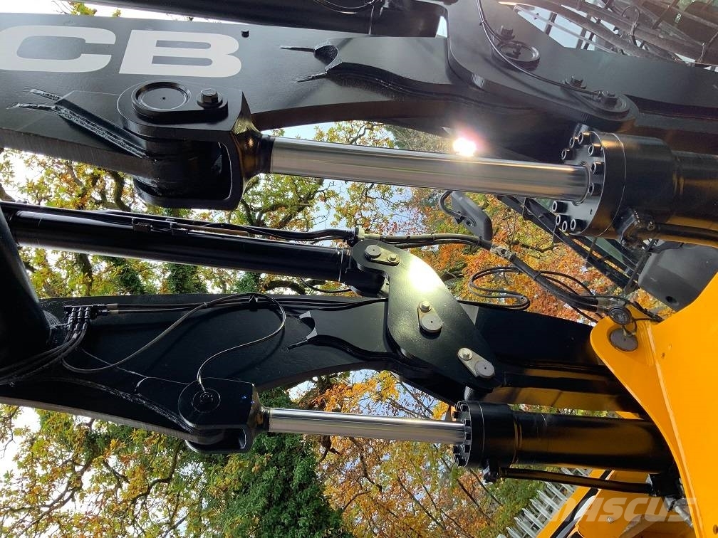 JCB 457 HT Kolesni nakladalci