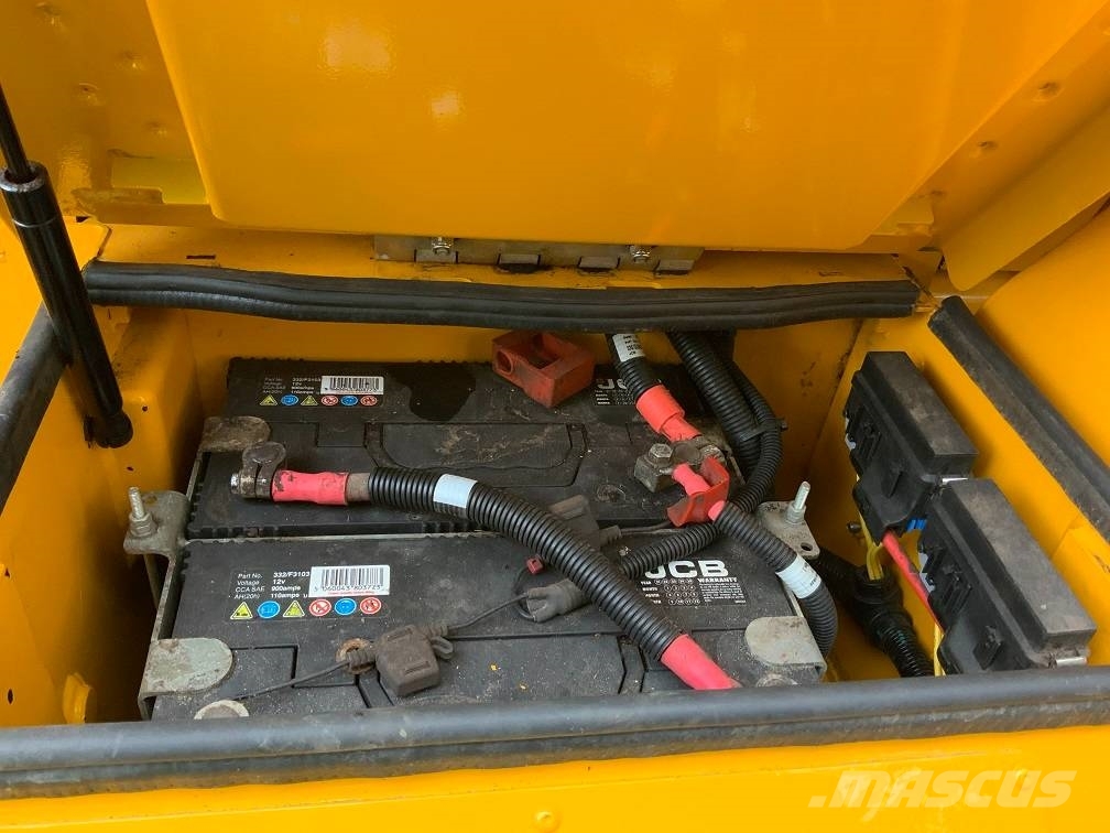 JCB 457 HT Kolesni nakladalci