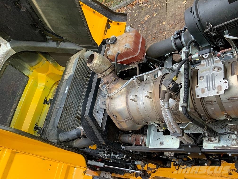 JCB 457 HT Kolesni nakladalci
