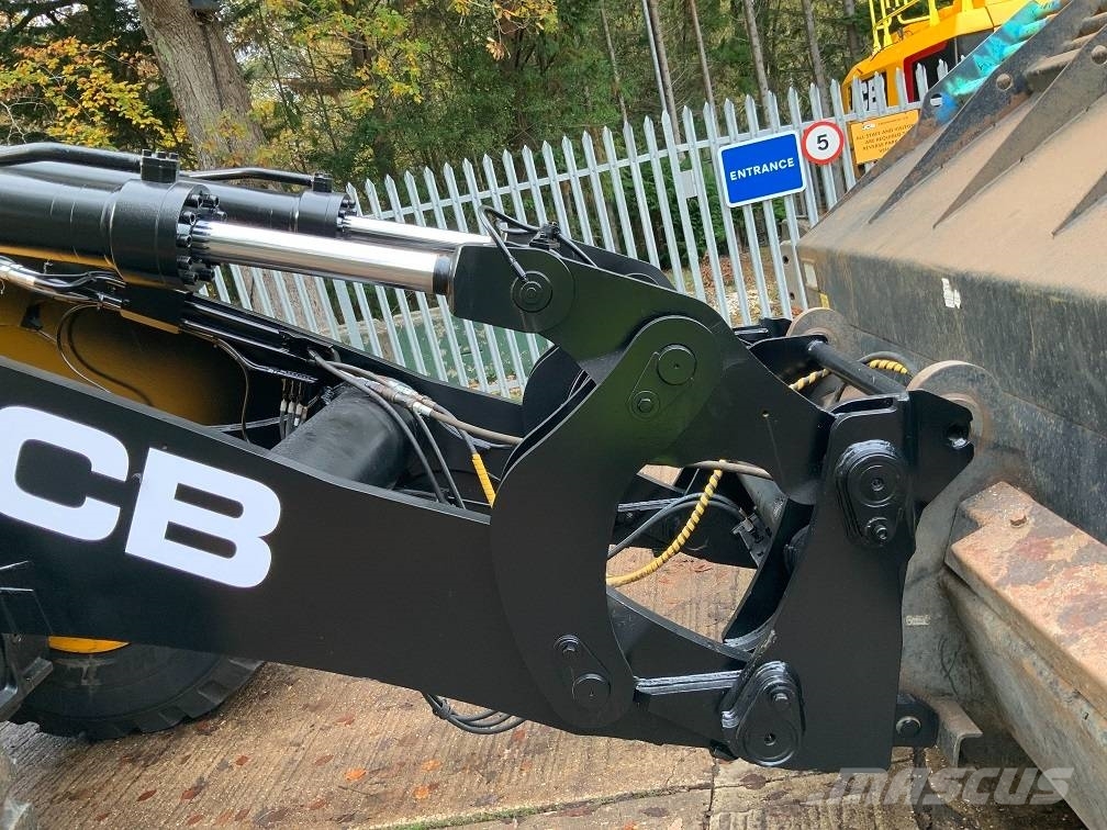 JCB 457 HT Kolesni nakladalci