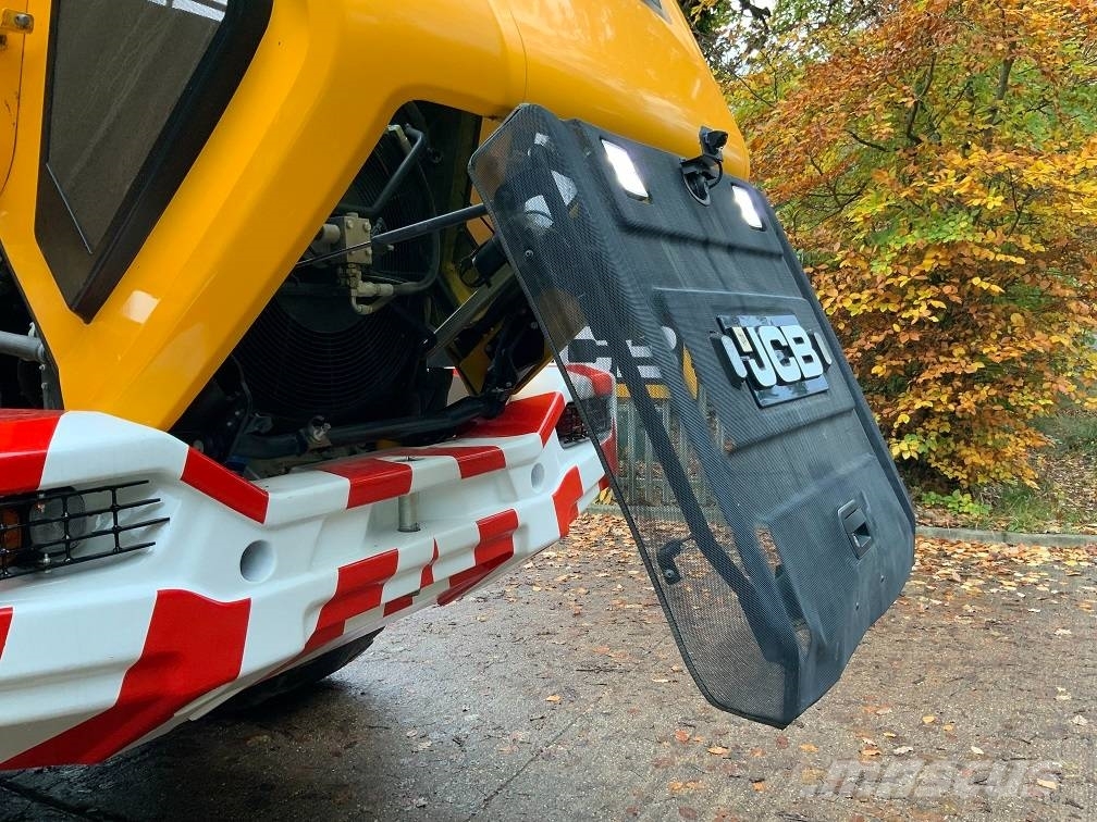 JCB 457 HT Kolesni nakladalci