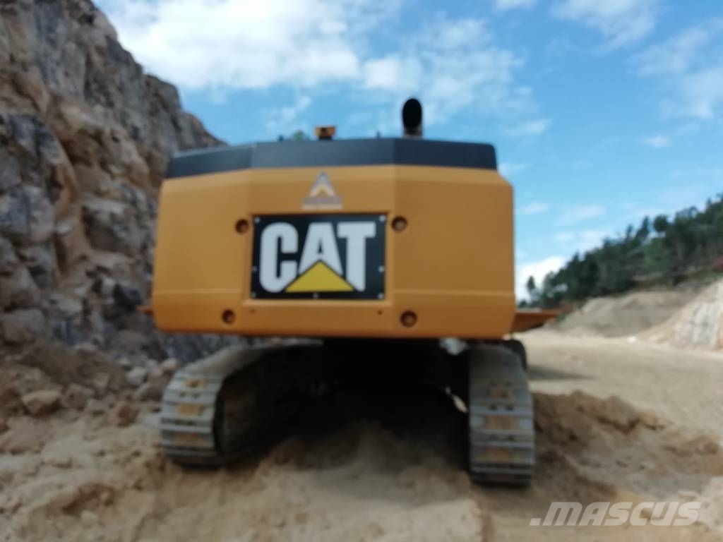CAT 390 D L ME Raupenbagger