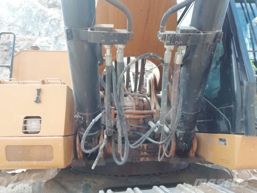CAT 390 D L ME Raupenbagger
