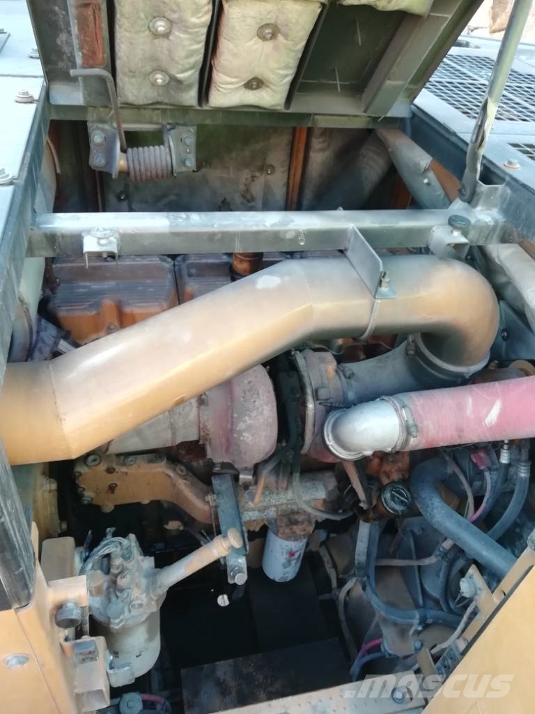 CAT 390 D L ME Raupenbagger