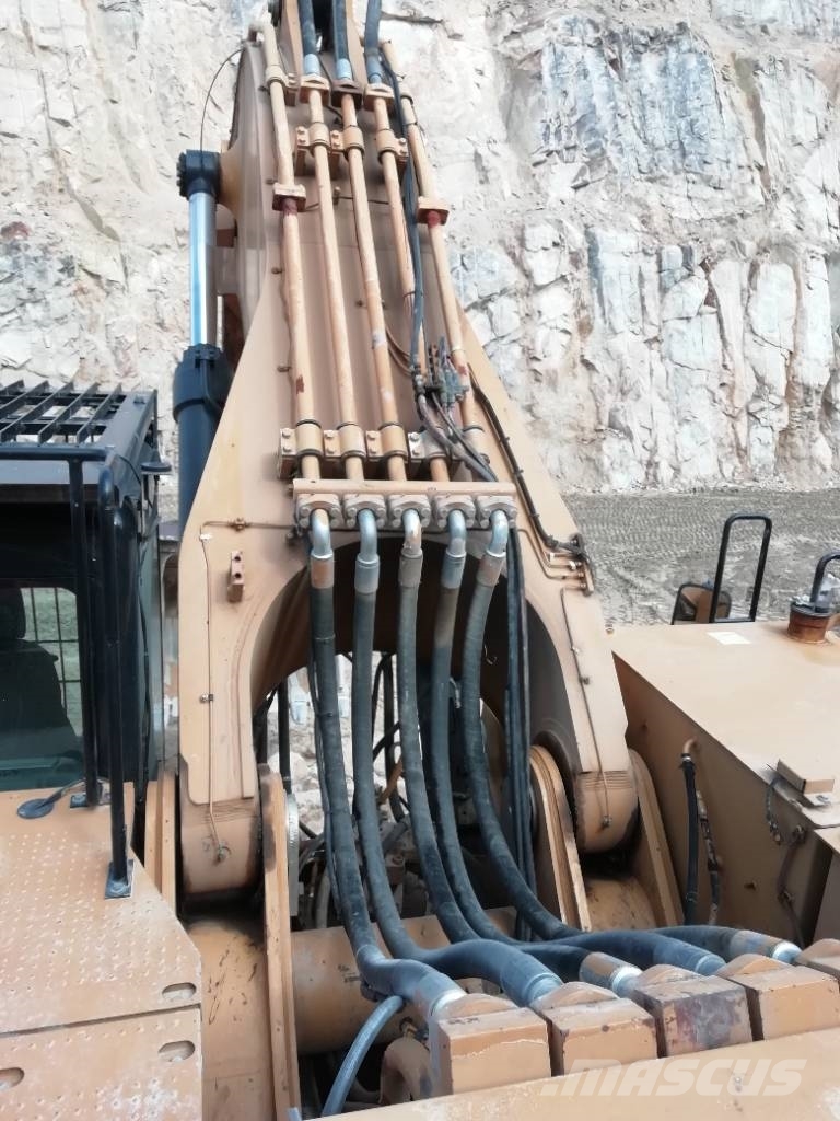 CAT 390 D L ME Raupenbagger