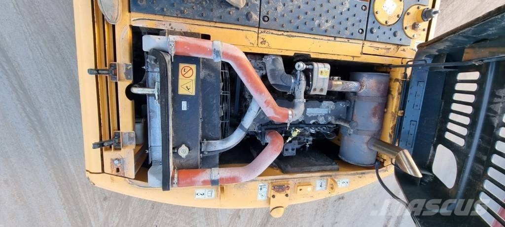 Hyundai Robex 140 W-9 حفارات بعجل