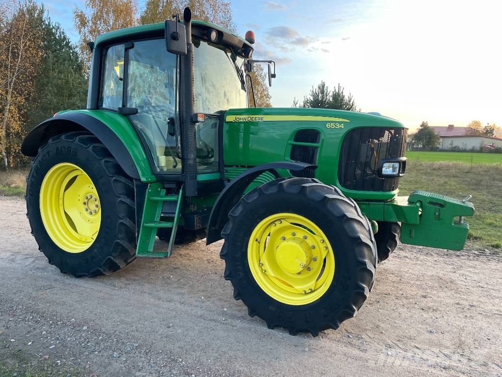 John Deere 6534 Traktori