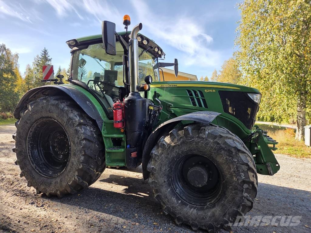 John Deere 6215 R Traktori