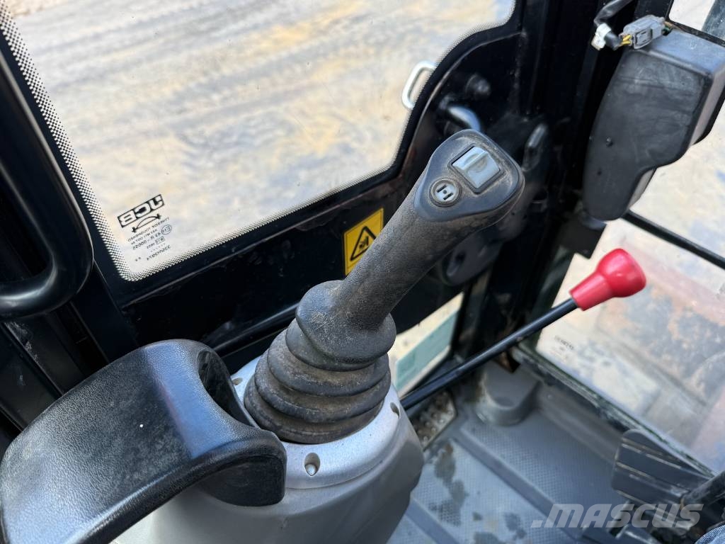 JCB 48Z-1 - Hammer Lines / Quick Coupler Miniexcavadoras
