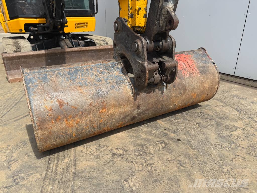 JCB 48Z-1 - Hammer Lines / Quick Coupler Miniexcavadoras