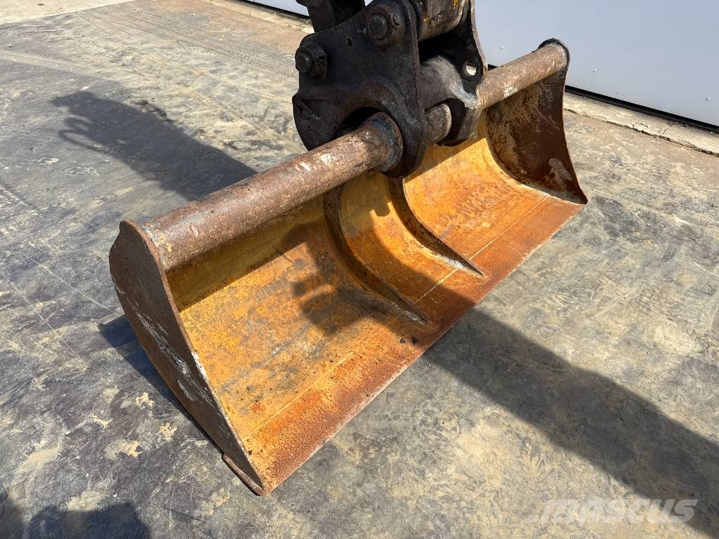 JCB 48Z-1 - Hammer Lines / Quick Coupler Miniexcavadoras