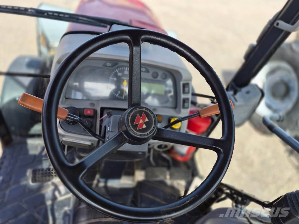 Massey Ferguson 1540 جرارات مدمجة