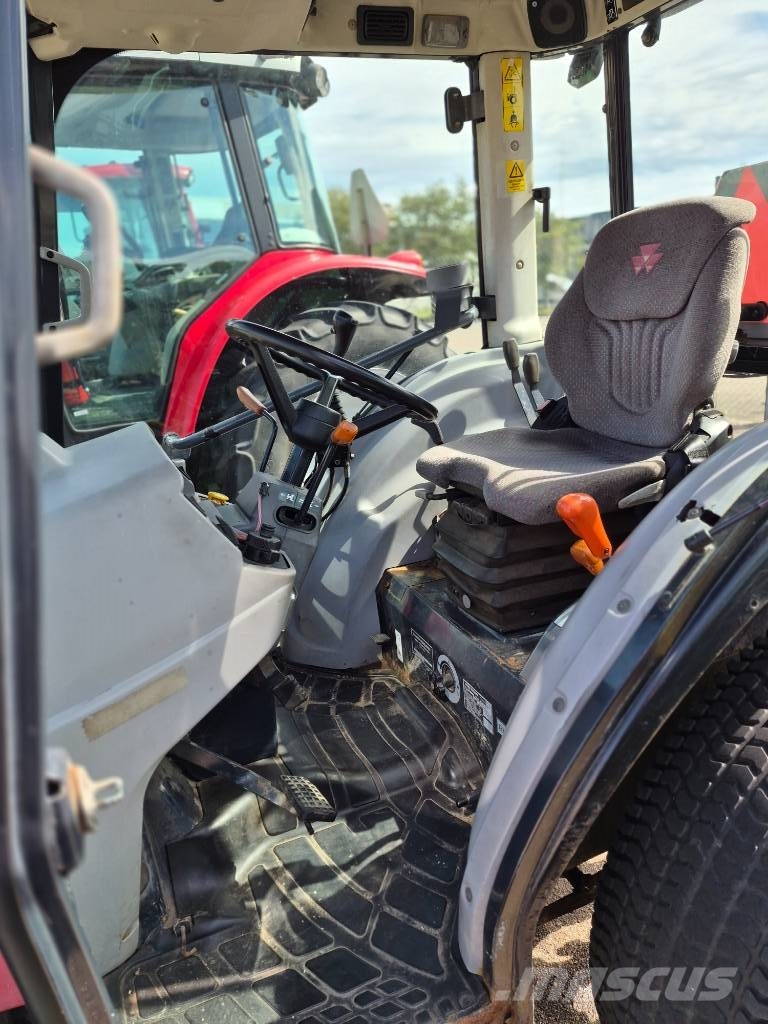 Massey Ferguson 1540 جرارات مدمجة