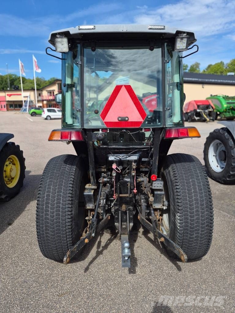 Massey Ferguson 1540 جرارات مدمجة