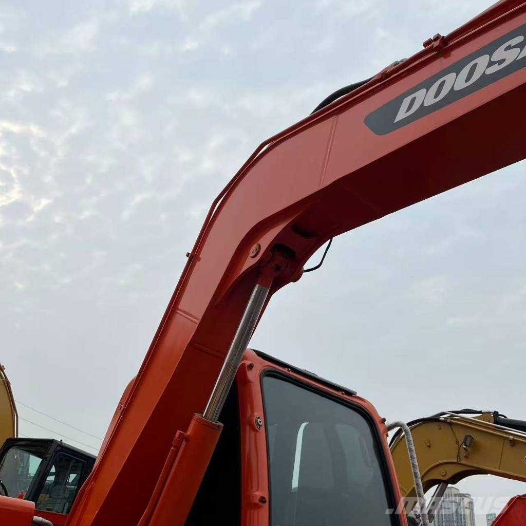 Doosan DX 75 Pelle sur chenilles