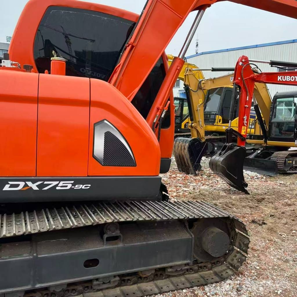 Doosan DX 75 Pelle sur chenilles