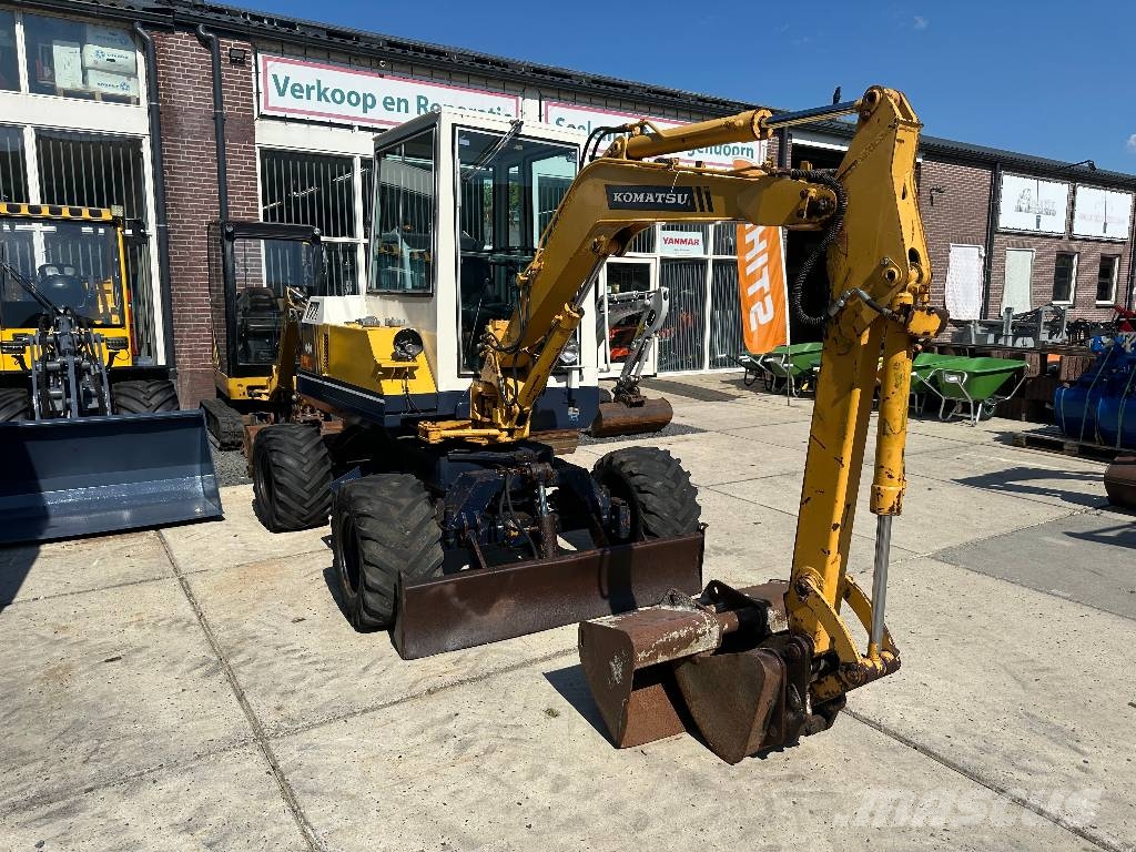 Komatsu PW30 Εκσκαφείς με τροχούς - λάστιχα
