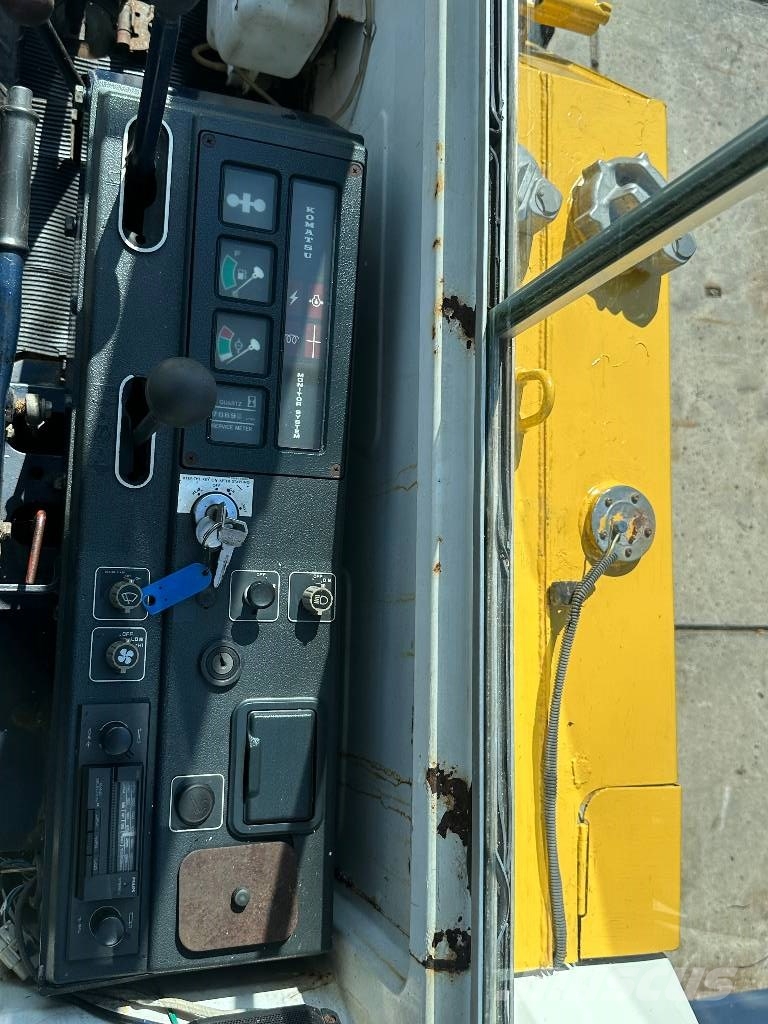 Komatsu PW30 Εκσκαφείς με τροχούς - λάστιχα