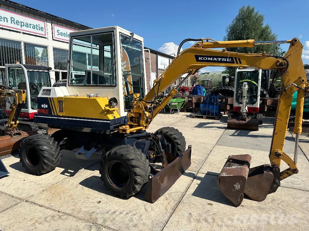 Komatsu PW30 Εκσκαφείς με τροχούς - λάστιχα