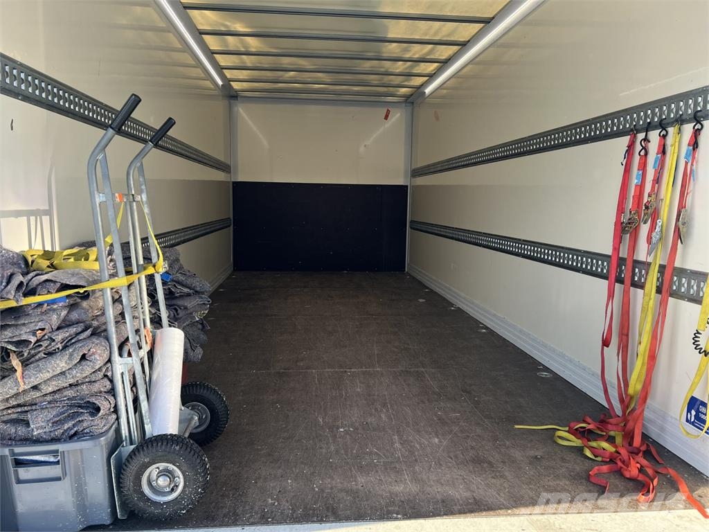 Fuso Ecanter 9C18 L-Bat Camiones con caja de remolque