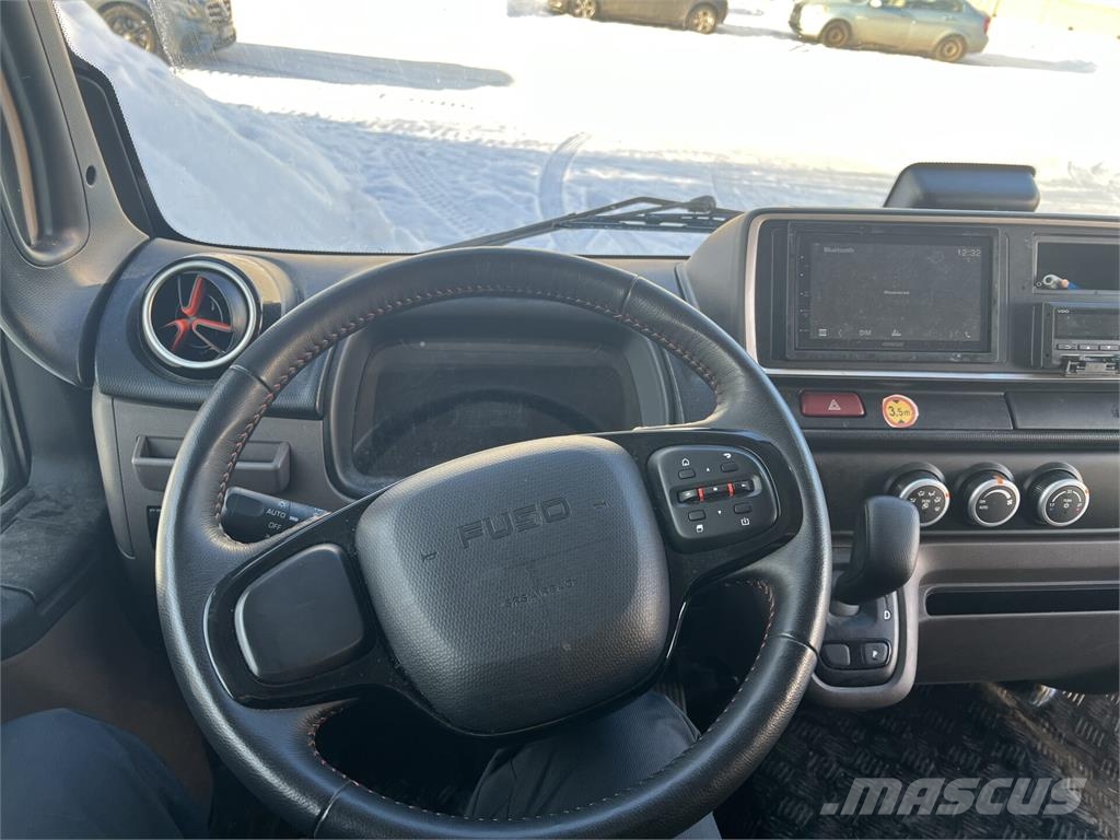 Fuso Ecanter 9C18 L-Bat Camiones con caja de remolque
