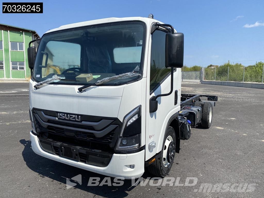 Isuzu M30 5.2 4X2 NEW! 7,5T Chassis 330cm Automatic Euro Camiones con chasís y cabina