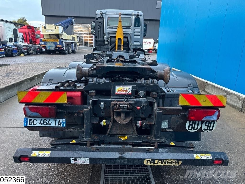MAN TGS 33 480 6x4, EURO 5, Palfinger, Retarder Treileri ar āķi