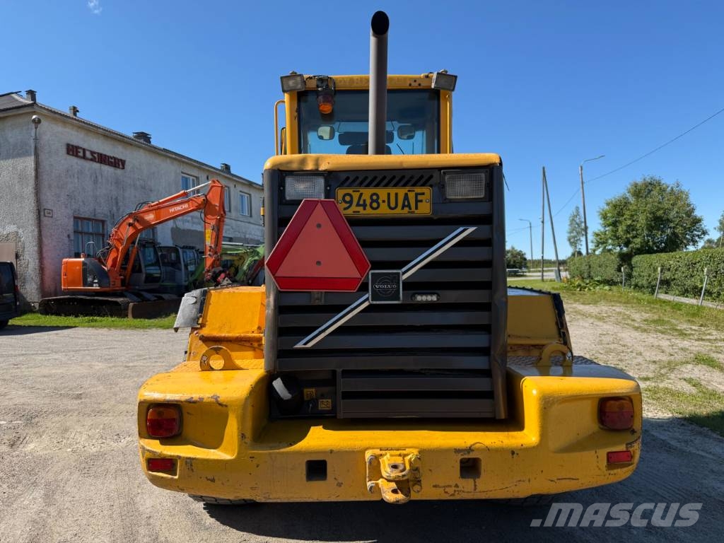Volvo L 90 D لوادر بعجل