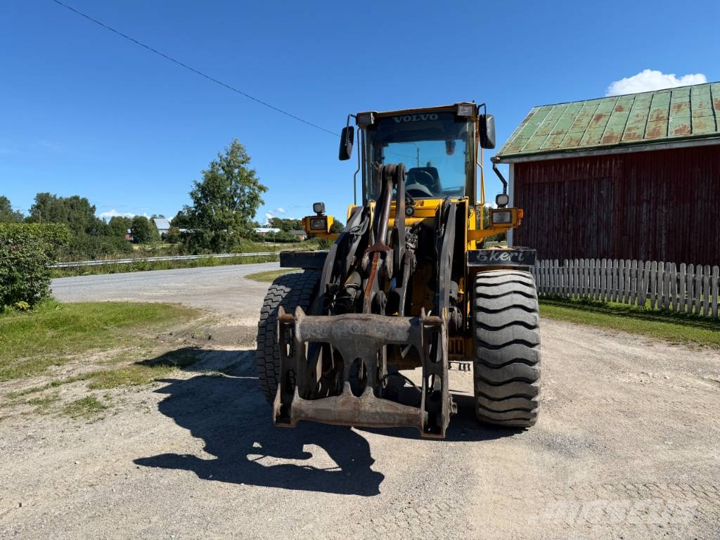 Volvo L 90 D لوادر بعجل