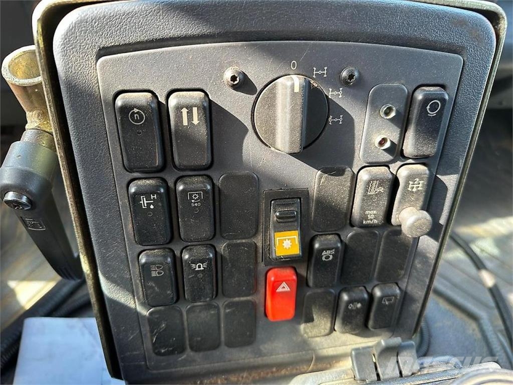 Mercedes-Benz Unimog U4000 mit Kipppritsche Andere Fahrzeuge