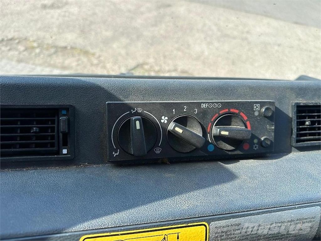 Mercedes-Benz Unimog U4000 mit Kipppritsche Andere Fahrzeuge