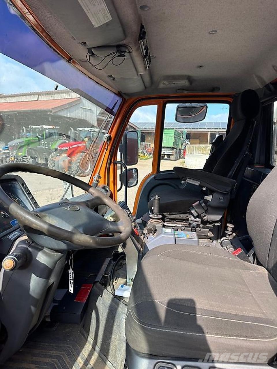 Mercedes-Benz Unimog U4000 mit Kipppritsche Andere Fahrzeuge