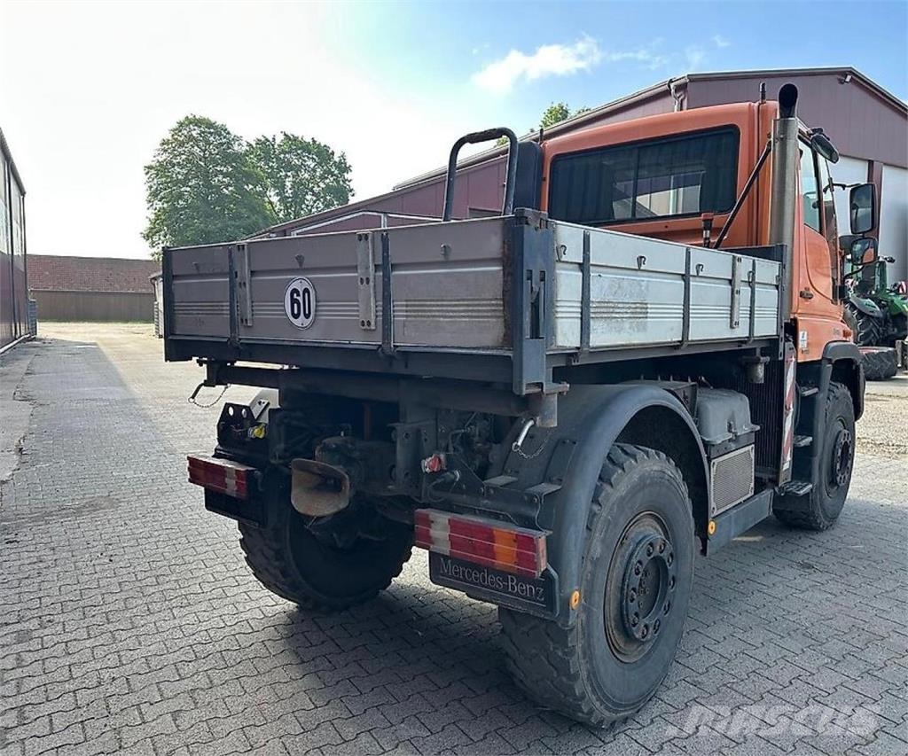 Mercedes-Benz Unimog U4000 mit Kipppritsche Andere Fahrzeuge