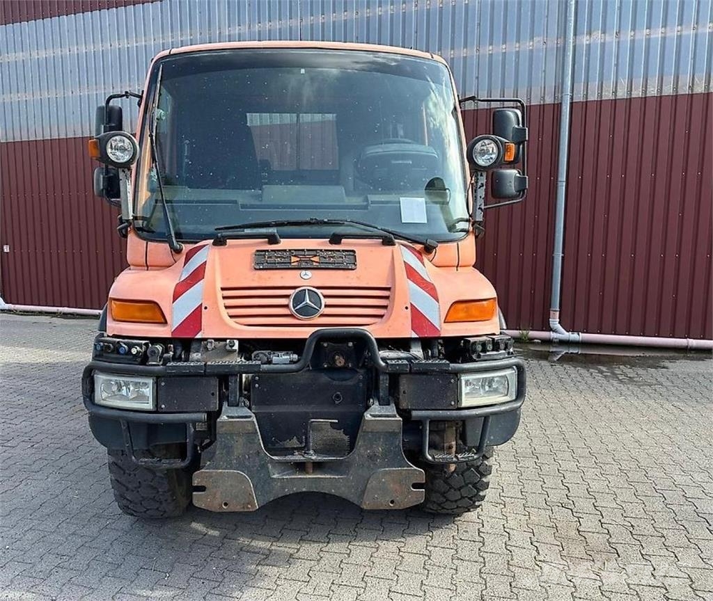 Mercedes-Benz Unimog U4000 mit Kipppritsche Andere Fahrzeuge