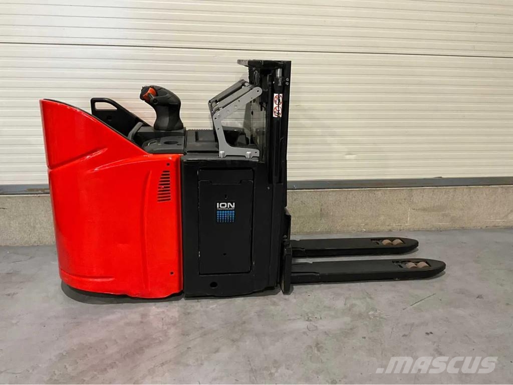 Linde D12 HP SP Pedestrian stacker