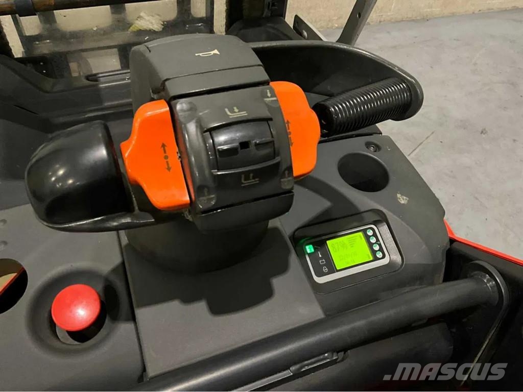 Linde D12 HP SP Pedestrian stacker