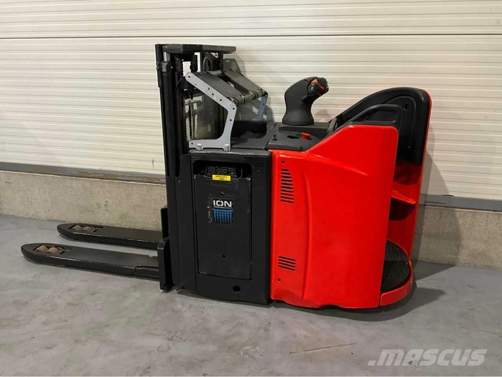 Linde D12 HP SP Pedestrian stacker