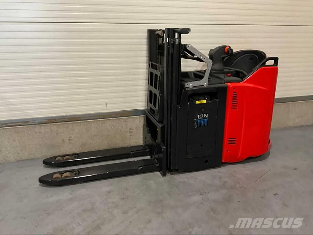 Linde D12 HP SP Pedestrian stacker