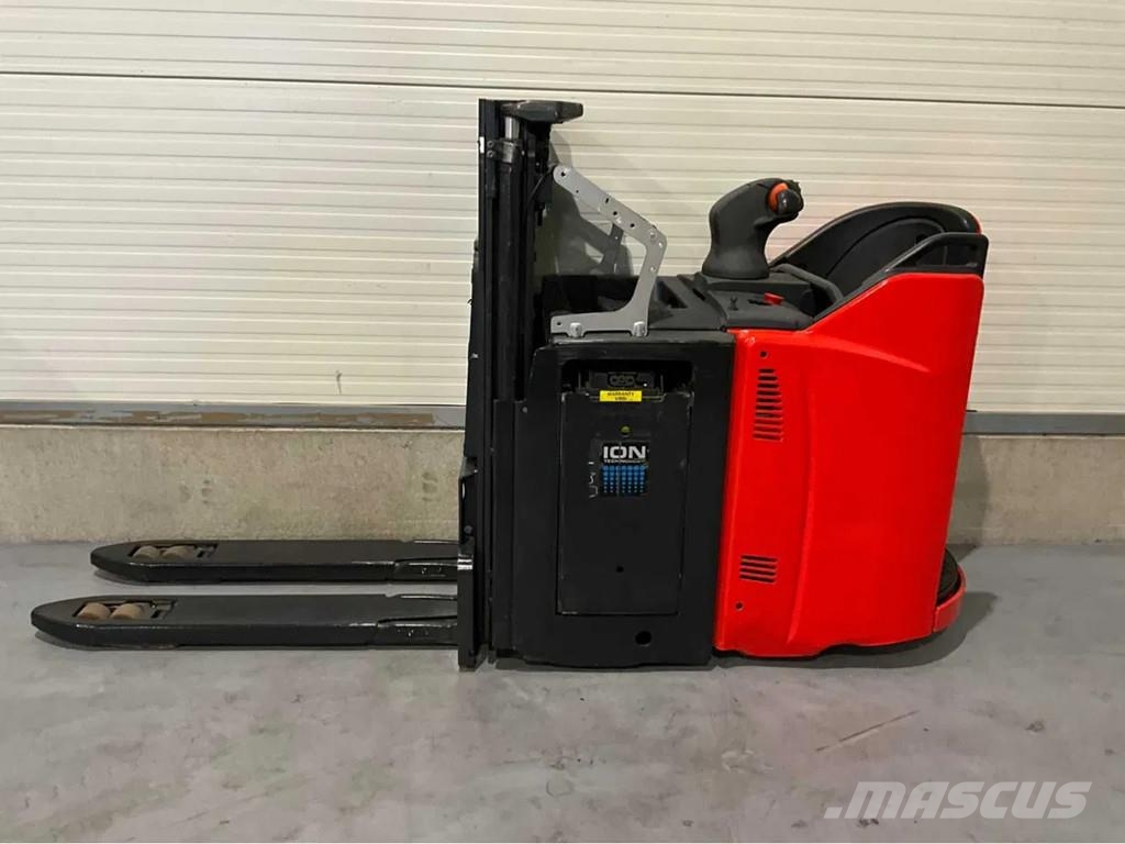 Linde D12 HP SP Pedestrian stacker