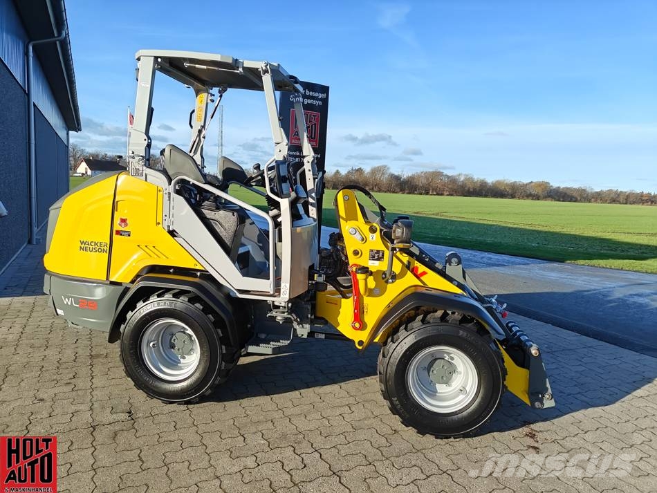 Wacker Neuson WL 28 لوادر بعجل