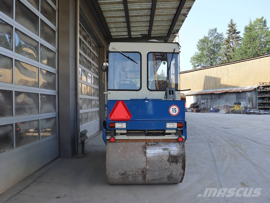 Bomag BW 144 AD مداحل ثنائية الاسطوانة