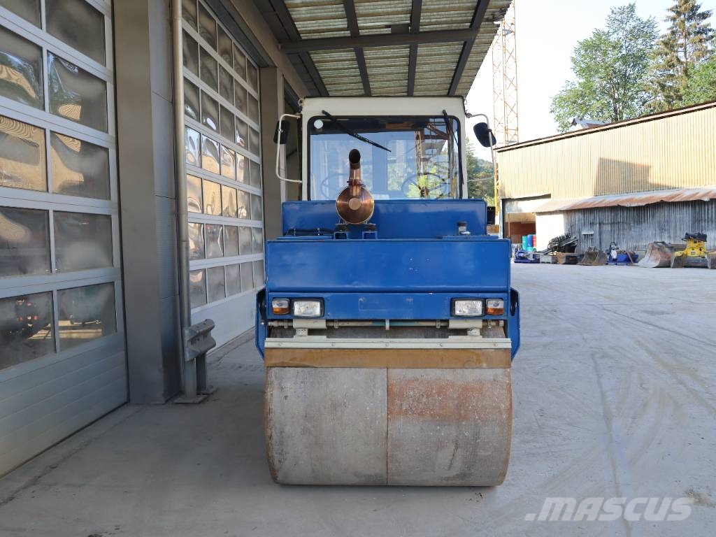 Bomag BW 144 AD مداحل ثنائية الاسطوانة