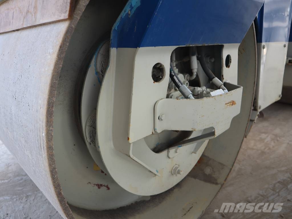 Bomag BW 144 AD مداحل ثنائية الاسطوانة