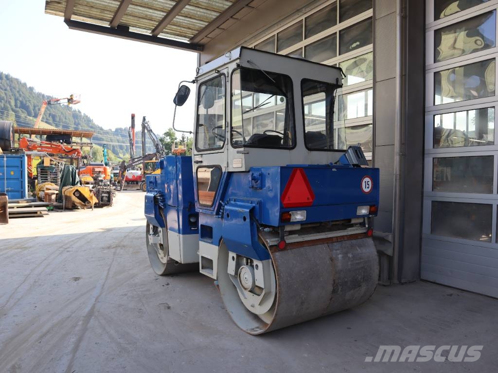 Bomag BW 144 AD مداحل ثنائية الاسطوانة
