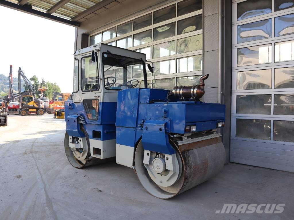Bomag BW 144 AD مداحل ثنائية الاسطوانة