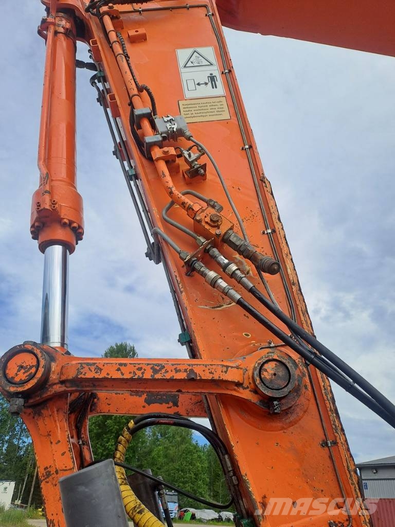 Hitachi ZX 225 USR LC-3 履带挖掘机