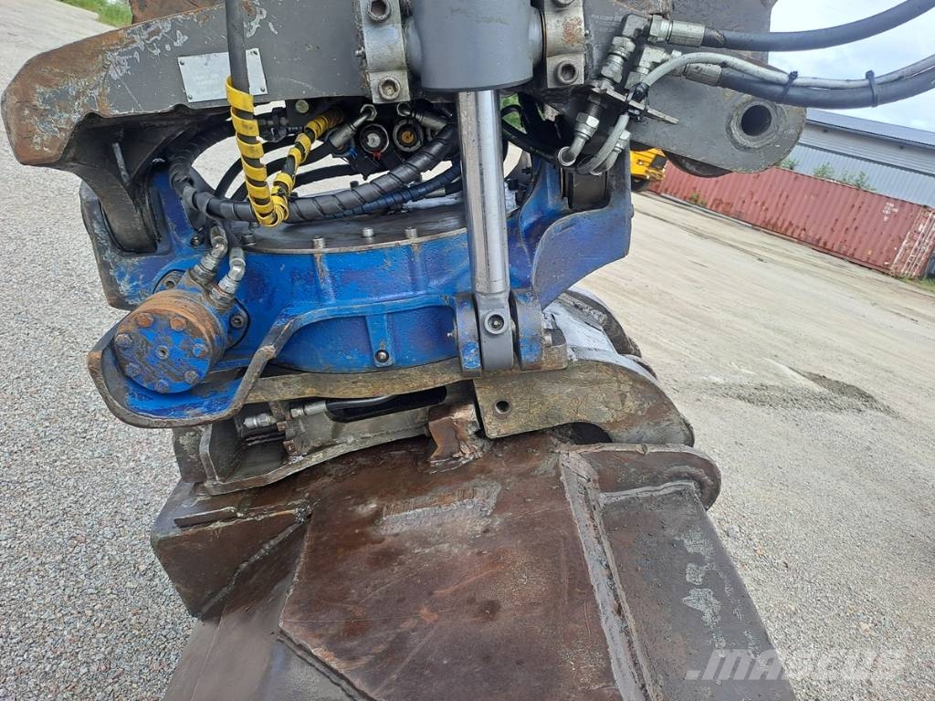 Hitachi ZX 225 USR LC-3 履带挖掘机