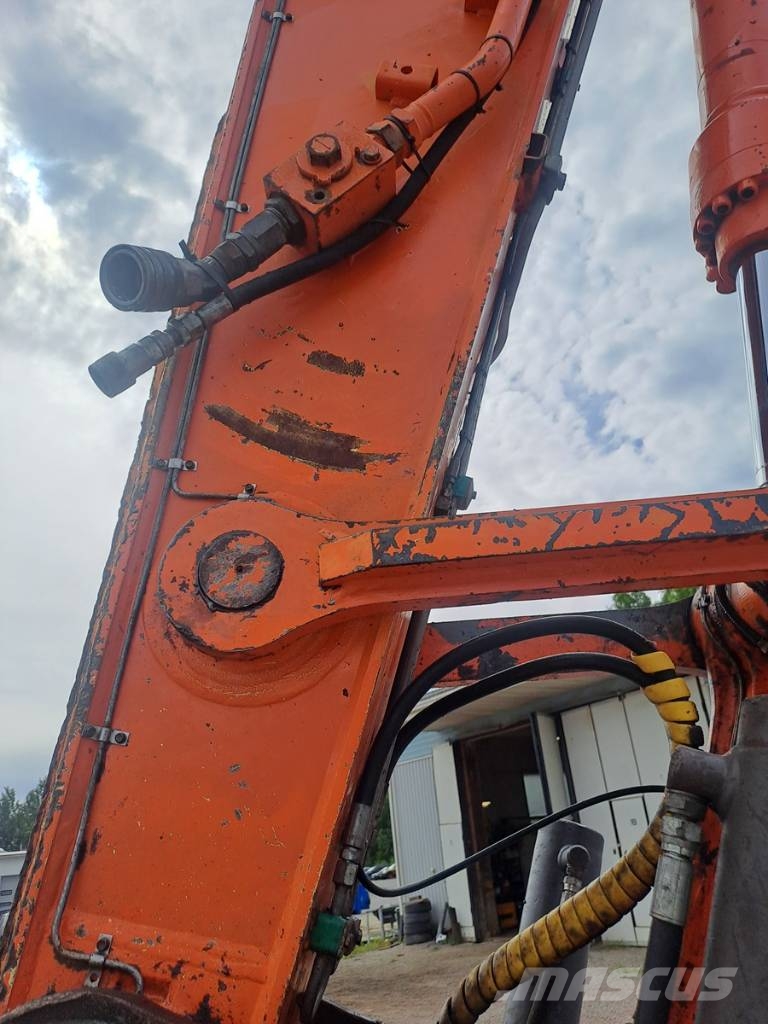 Hitachi ZX 225 USR LC-3 履带挖掘机