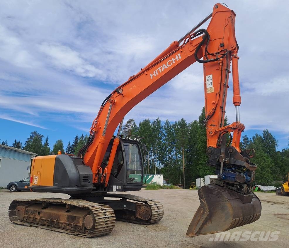 Hitachi ZX 225 USR LC-3 履带挖掘机