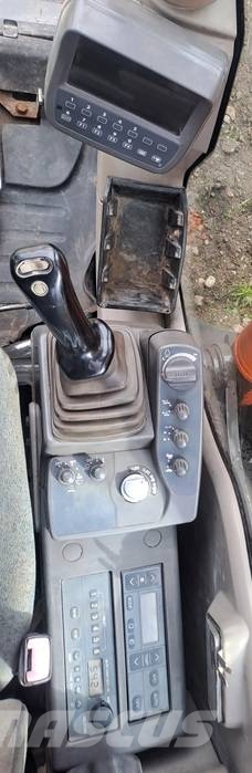 Hitachi ZX 225 USR LC-3 履带挖掘机